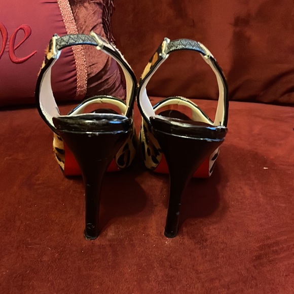 Sling back heels. Animal print. NOT “red bottoms” 😉 - Picture 3 of 6
